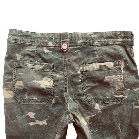 Anthropologie The Wanderer Ankle Pant in Green Camo. Size 28. - Picture 8 of 11